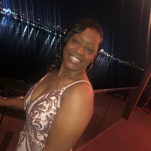 Meet your Posher, Raquel